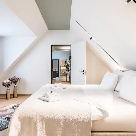 Bahnhofstrasse Designer Penthouse Private Rooftop * ציריך