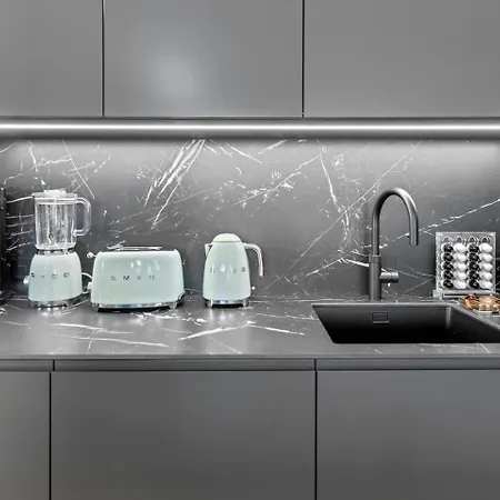 דירה Bahnhofstrasse Designer Penthouse Private Rooftop ציריך