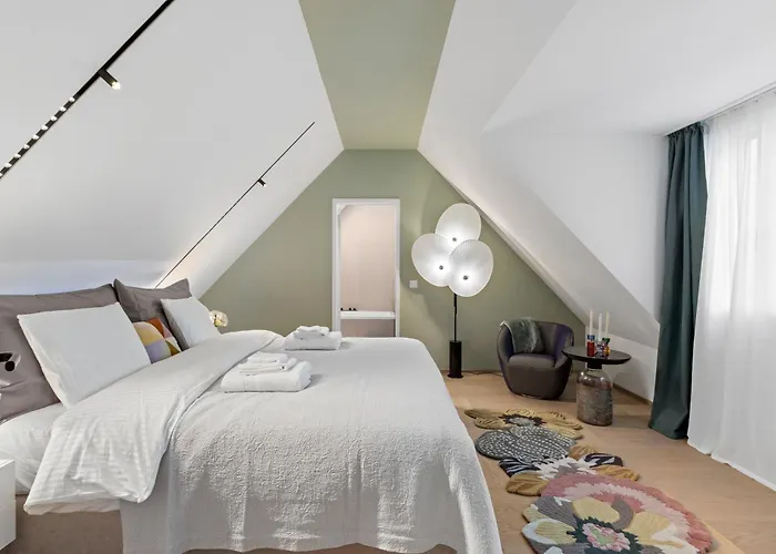 Bahnhofstrasse Designer Penthouse Private Rooftop Apartment
