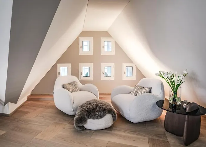 Bahnhofstrasse Designer Penthouse Private Rooftop *