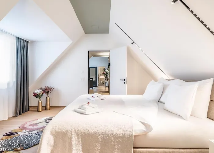 Bahnhofstrasse Designer Penthouse Private Rooftop Apartment *