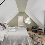 Bahnhofstrasse Designer Penthouse Private Rooftop Appartement