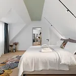 Bahnhofstrasse Designer Penthouse Private Rooftop Curych