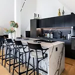 Bahnhofstrasse Designer Penthouse Private Rooftop 苏黎世