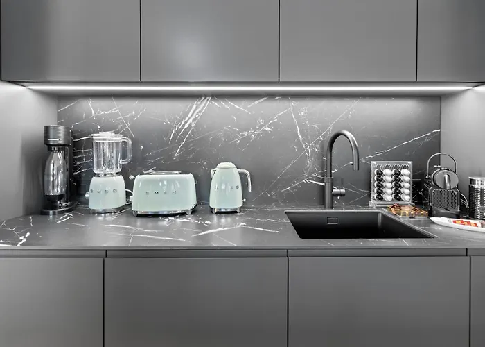 Daire Bahnhofstrasse Designer Penthouse Private Rooftop Zürih