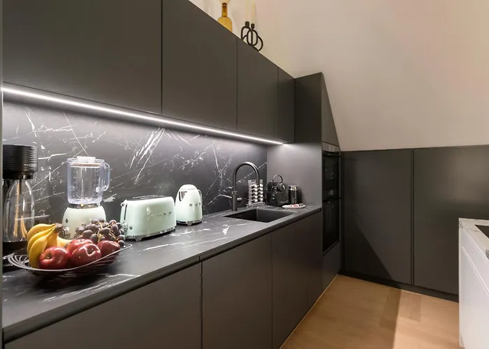 Daire Bahnhofstrasse Designer Penthouse Private Rooftop *