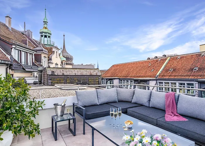 Bahnhofstrasse Designer Penthouse Private Rooftop Daire
